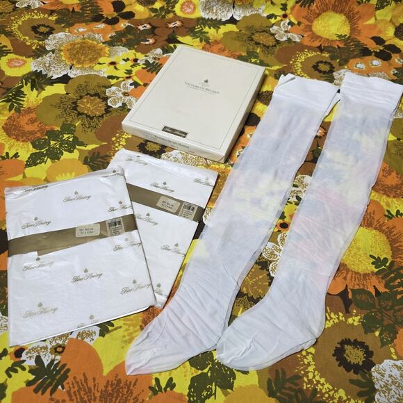 Vintage Victoria’s Secret Sheer Stockings White Long NIB - Lot - 2 PAIR